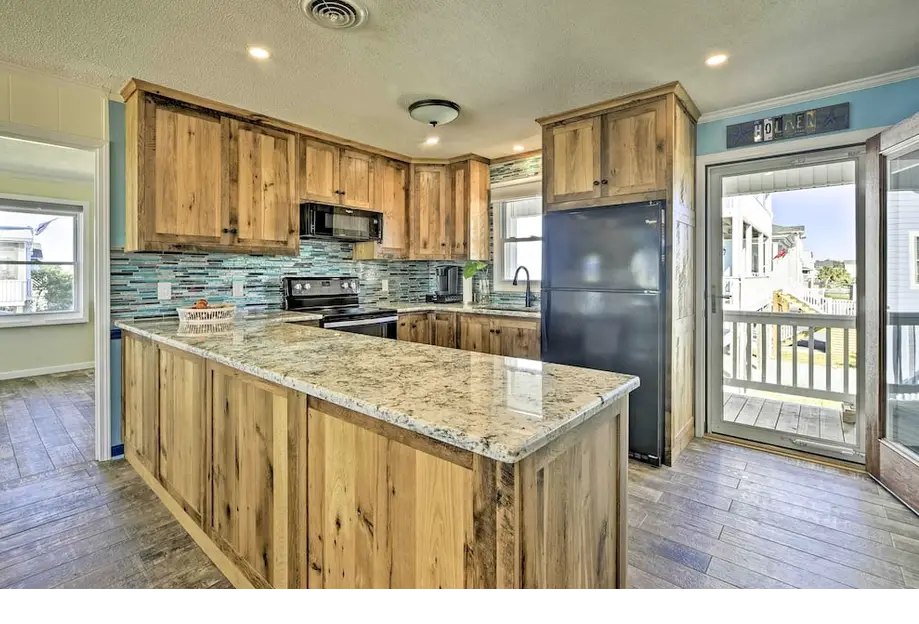 Coastal Home: Walk to Holden Beach!
