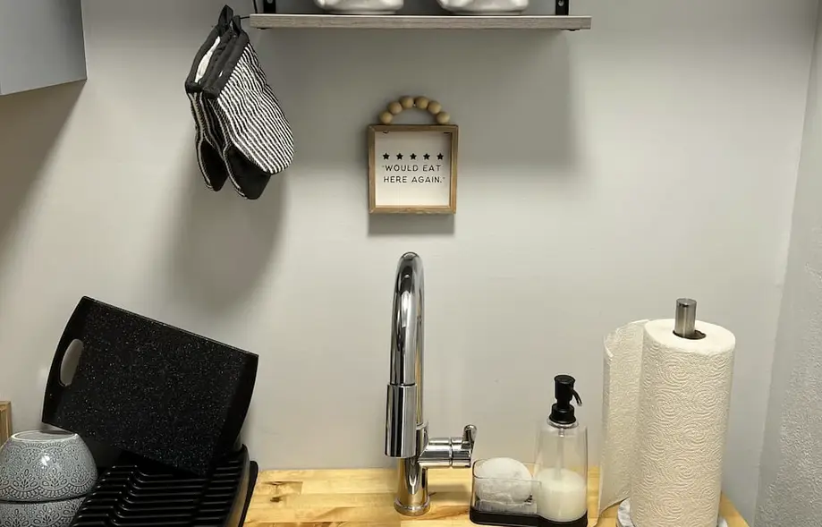 Barking Allowed! \nPet friendly studio, located right next to dog spa! 